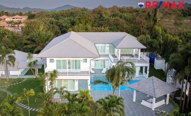 For sale 5 Beds house in Pratumnak, Pattaya