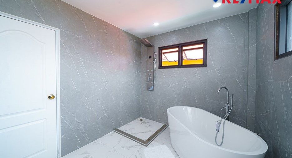 For sale 5 ベッドルーム house in Jomtien, Pattaya
