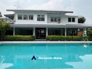 For rent 5 Beds house in Watthana, Bangkok