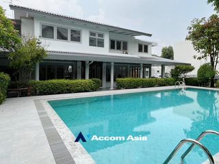 For rent 5 Beds house in Watthana, Bangkok