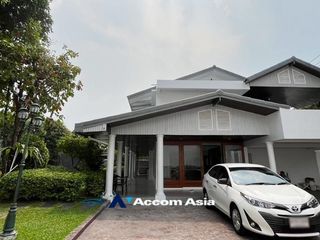 For rent 5 Beds house in Watthana, Bangkok