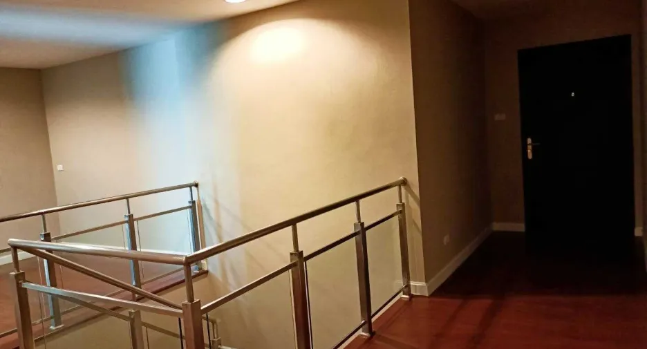 For sale 5 bed condo in Huai Khwang, Bangkok