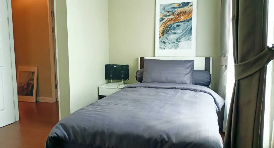 For sale 5 bed condo in Huai Khwang, Bangkok