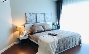 For sale 5 bed condo in Huai Khwang, Bangkok