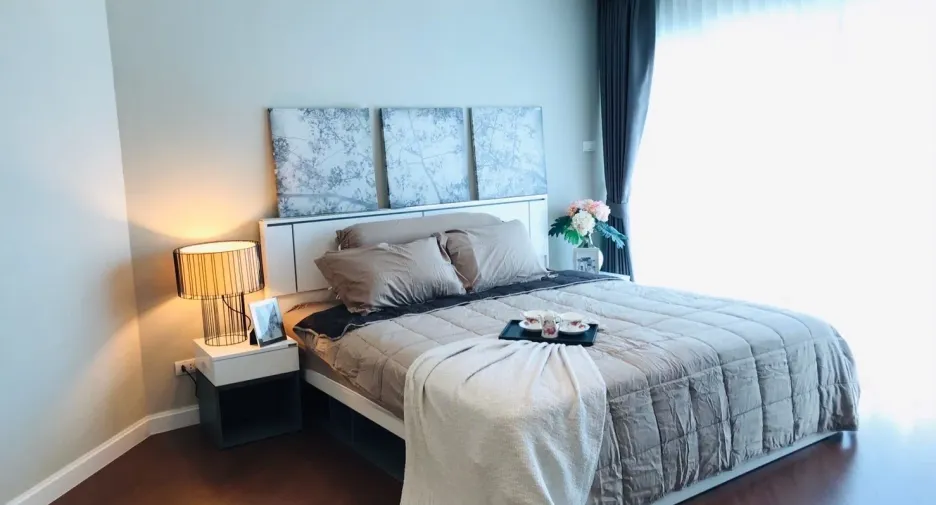 For sale 5 bed condo in Huai Khwang, Bangkok