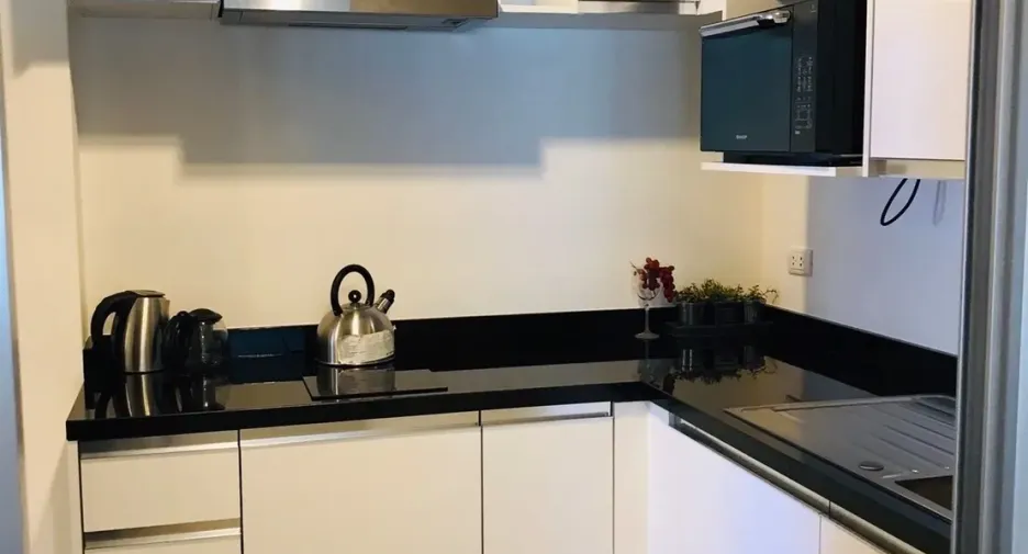For sale 5 bed condo in Huai Khwang, Bangkok