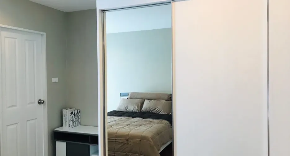 For sale 5 bed condo in Huai Khwang, Bangkok
