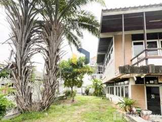 For sale land in Phra Khanong, Bangkok