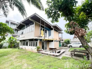 For sale land in Phra Khanong, Bangkok