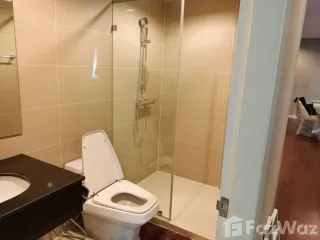 For rent 5 Beds condo in Huai Khwang, Bangkok
