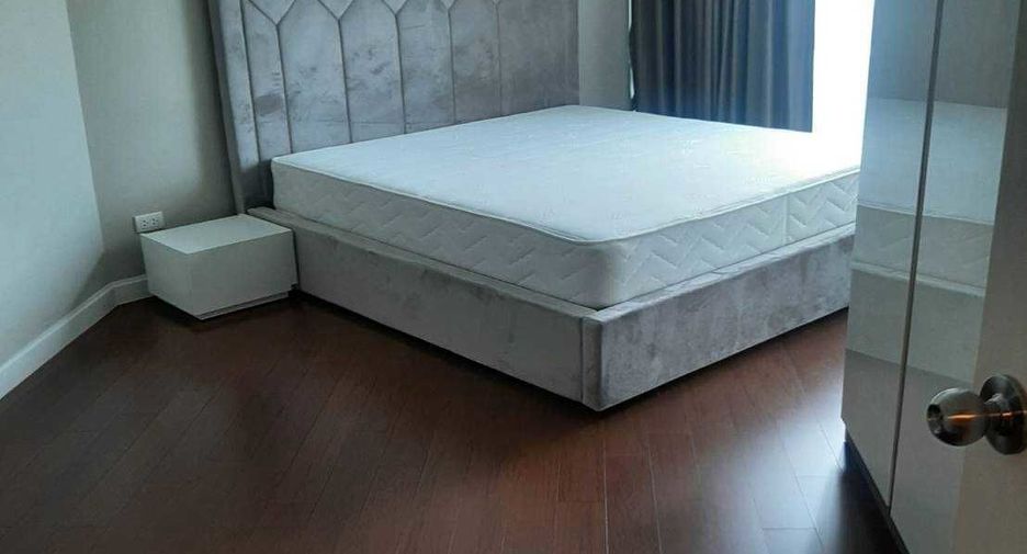 For sale 5 bed condo in Huai Khwang, Bangkok