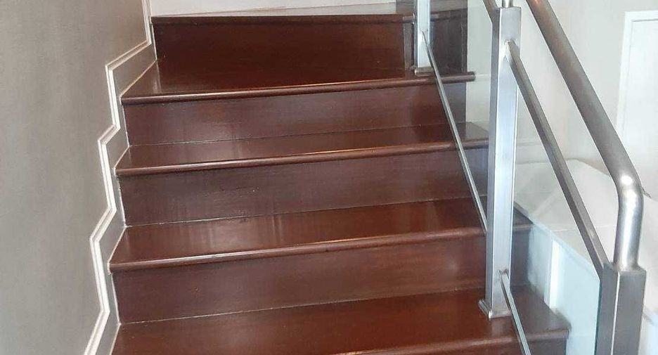 For sale 5 bed condo in Huai Khwang, Bangkok