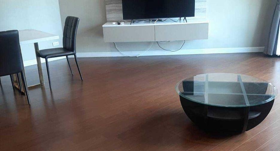 For sale 5 bed condo in Huai Khwang, Bangkok