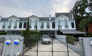 For rent 3 bed townhouse in Prawet, Bangkok