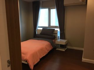 For rent 3 Beds condo in Huai Khwang, Bangkok