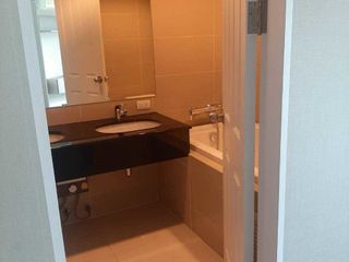 For rent 5 Beds condo in Huai Khwang, Bangkok