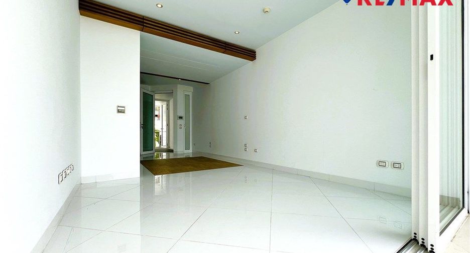 For sale 1 bed condo in Sattahip, Chonburi