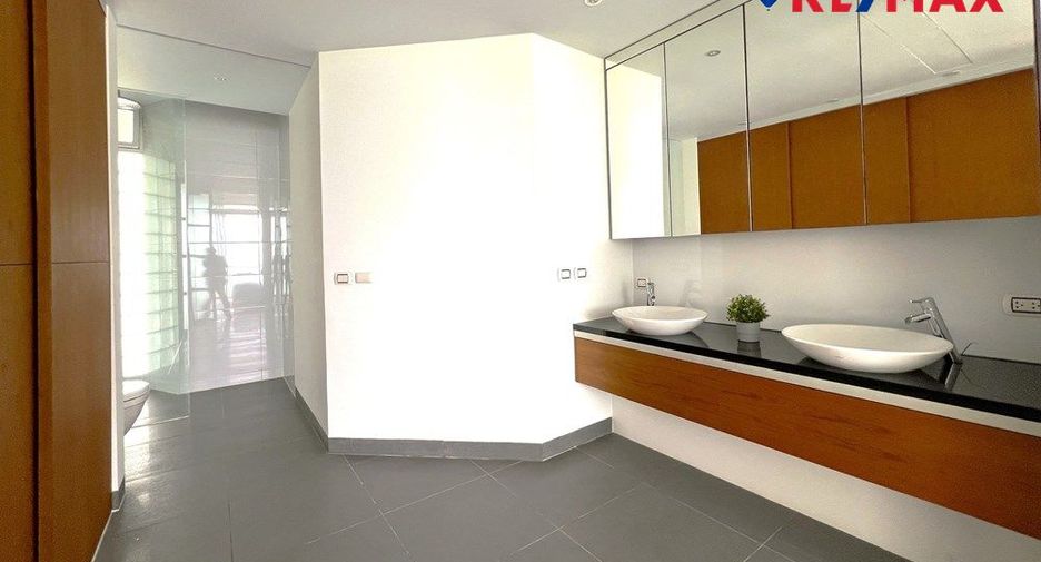 For sale 1 bed condo in Sattahip, Chonburi