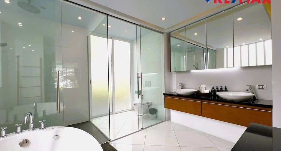 For sale 3 bedrooms condo in Sattahip, Chonburi