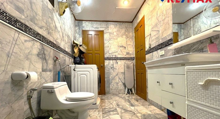 For sale 3 bedrooms house in Pratumnak, Pattaya