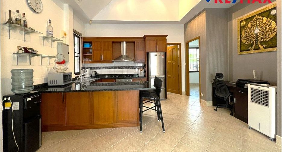 For sale 3 bedrooms house in Pratumnak, Pattaya