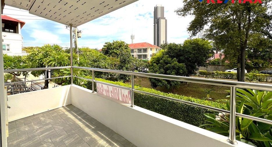 For sale 3 bedrooms house in Pratumnak, Pattaya