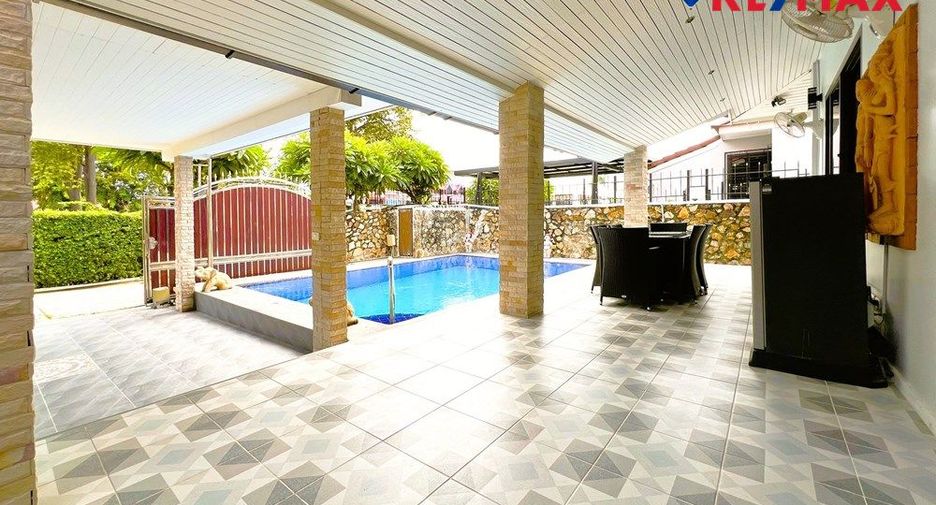 For sale 3 bedrooms house in Pratumnak, Pattaya