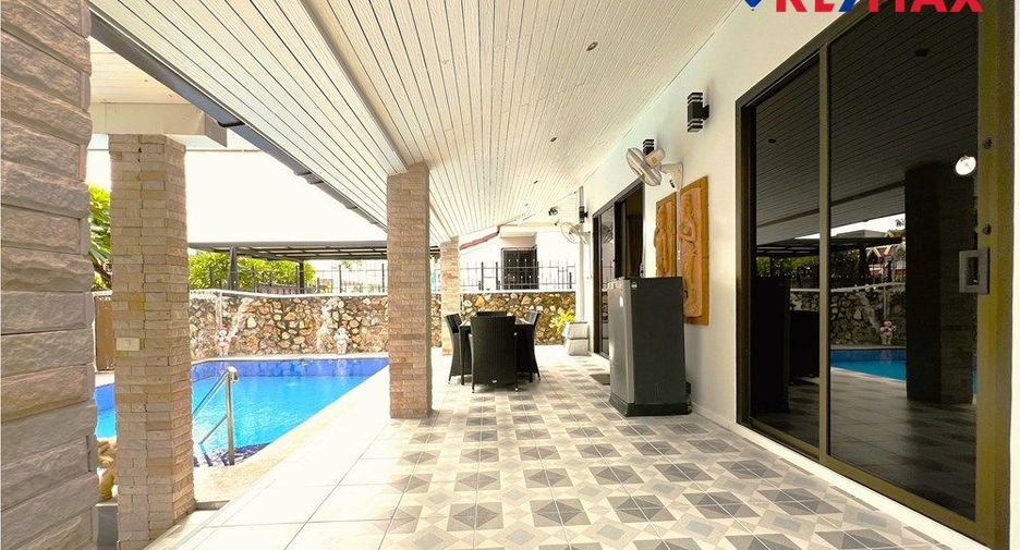 For sale 3 bedrooms house in Pratumnak, Pattaya