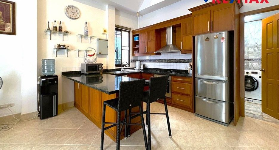 For sale 3 bedrooms house in Pratumnak, Pattaya