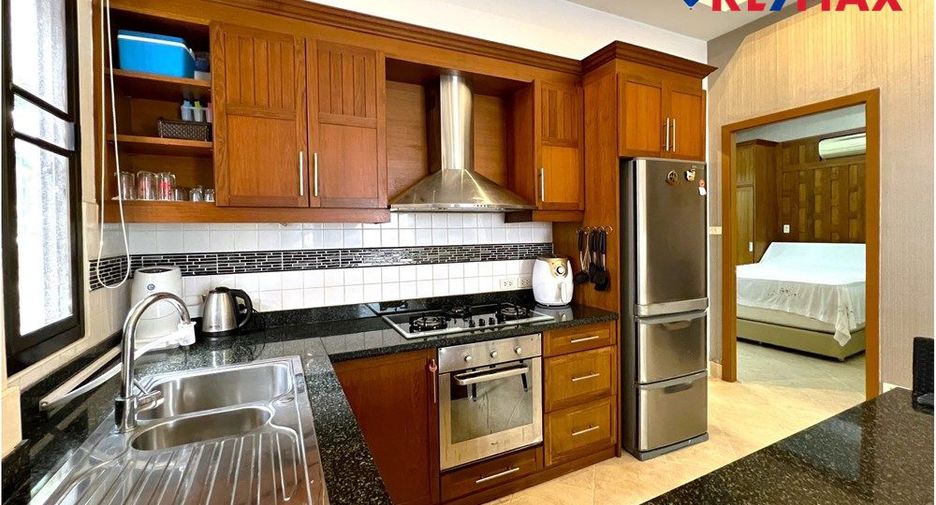 For sale 3 bedrooms house in Pratumnak, Pattaya