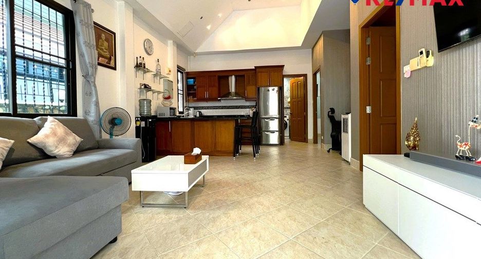 For sale 3 bedrooms house in Pratumnak, Pattaya