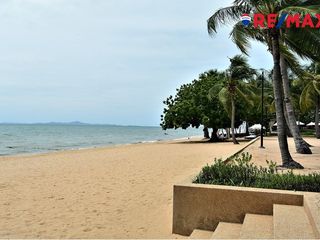 For sale 2 bed condo in Na Jomtien, Pattaya