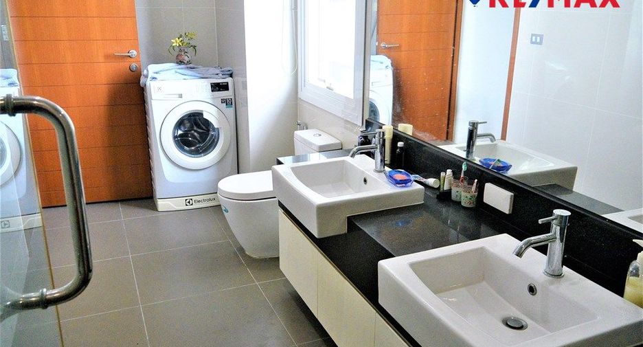 For sale 2 bedrooms condo in Sattahip, Chonburi