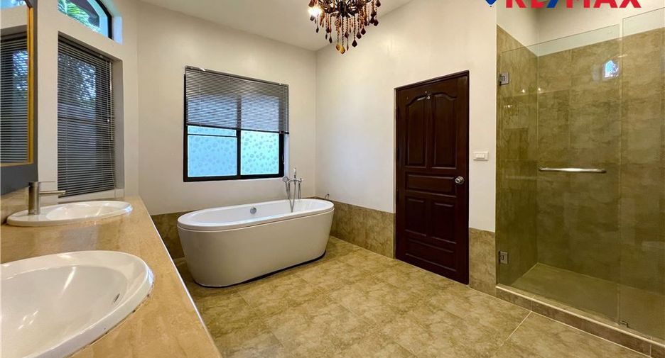 Haus zum Kauf mit 5 Zimmer in East Pattaya, Pattaya