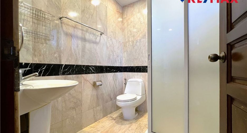 Haus zum Kauf mit 5 Zimmer in East Pattaya, Pattaya
