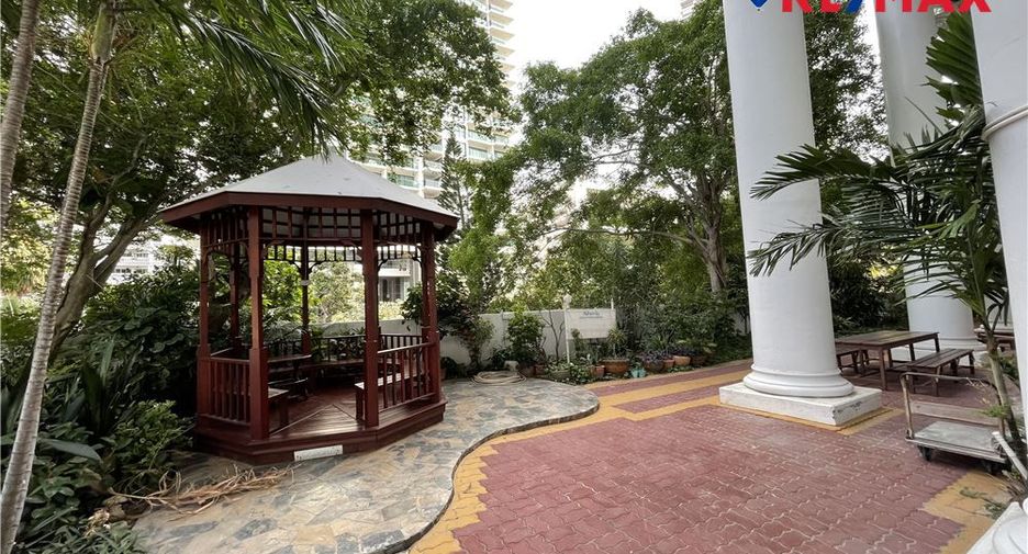 For sale 3 bedrooms condo in North Pattaya, Pattaya
