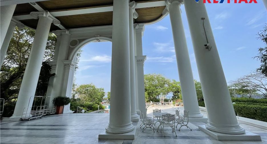 For sale 3 bedrooms condo in North Pattaya, Pattaya