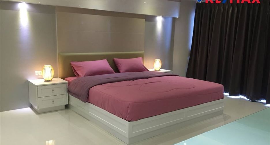 For sale 3 bedrooms condo in North Pattaya, Pattaya