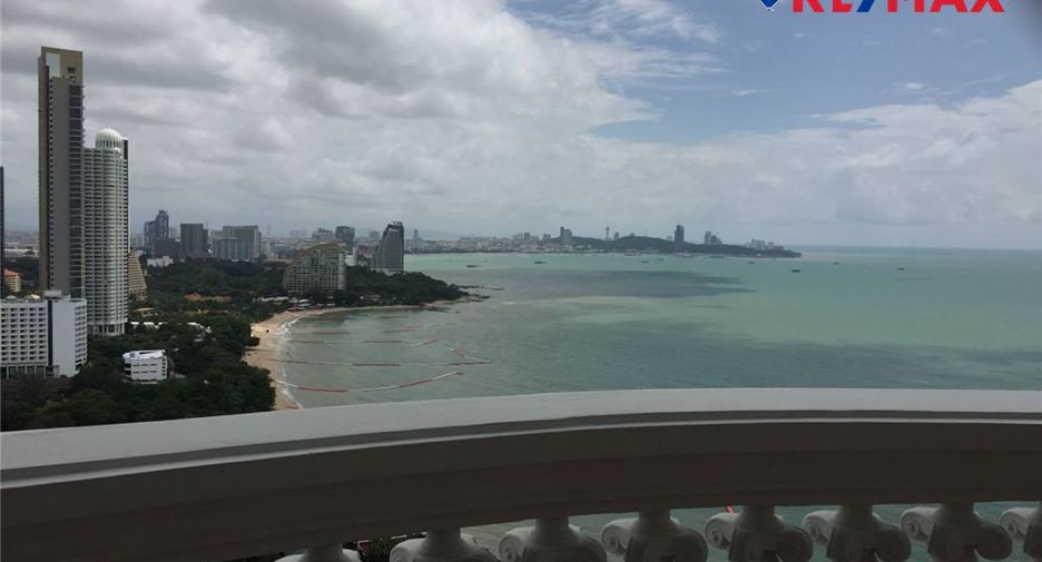 For sale 3 bedrooms condo in North Pattaya, Pattaya