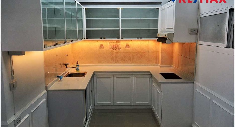 Condo en venta de 2 habitaciones en Sattahip, Chonburi