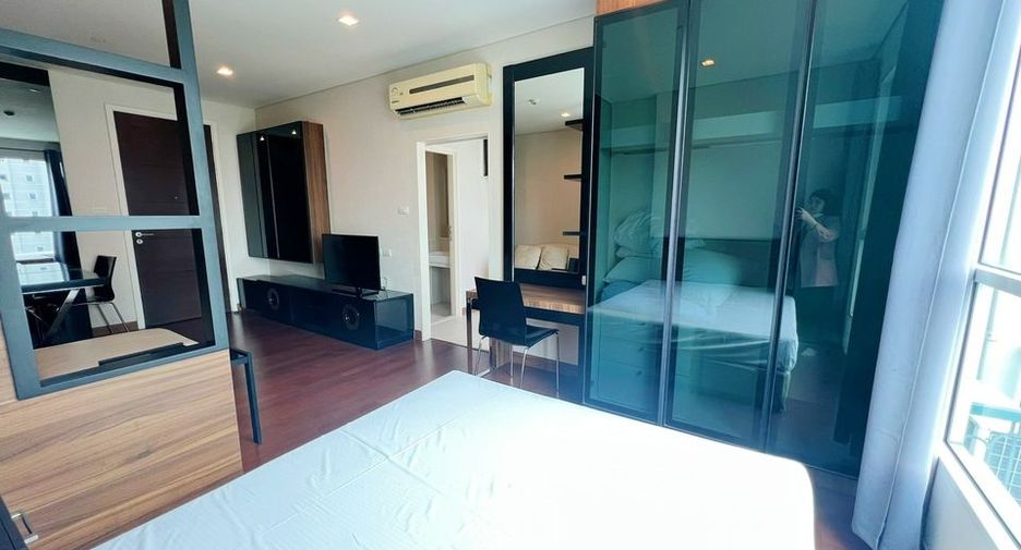For rent スタジオ condo in Watthana, Bangkok