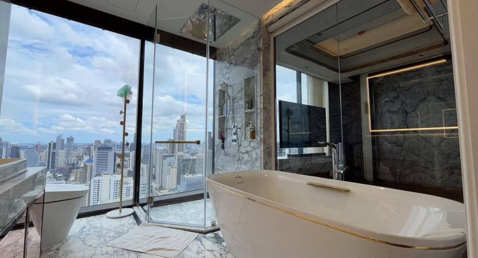 For rent 3 Beds condo in Watthana, Bangkok