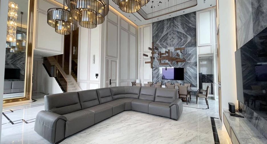 For rent 3 Beds condo in Watthana, Bangkok