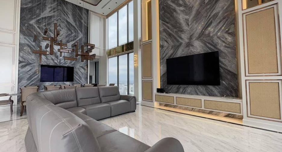 For rent 3 Beds condo in Watthana, Bangkok