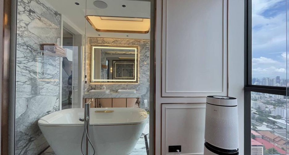 For rent 3 Beds condo in Watthana, Bangkok