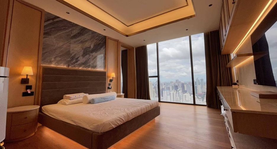 For rent 3 Beds condo in Watthana, Bangkok