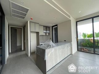 For sale 3 Beds condo in Huai Khwang, Bangkok