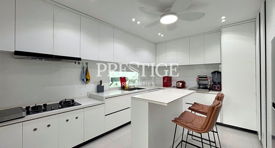 For sale そして for rent 3 ベッドルーム house in Bang Lamung, Chonburi