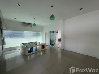 For sale 3 bed retail Space in Bang Khun Thian, Bangkok