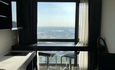 For sale 1 bed condo in Khlong Toei, Bangkok